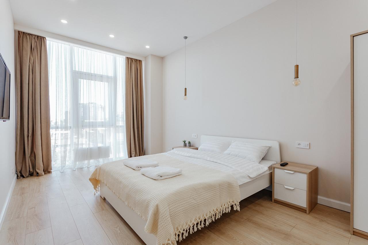 Skycity Apartments Odessa Buitenkant foto