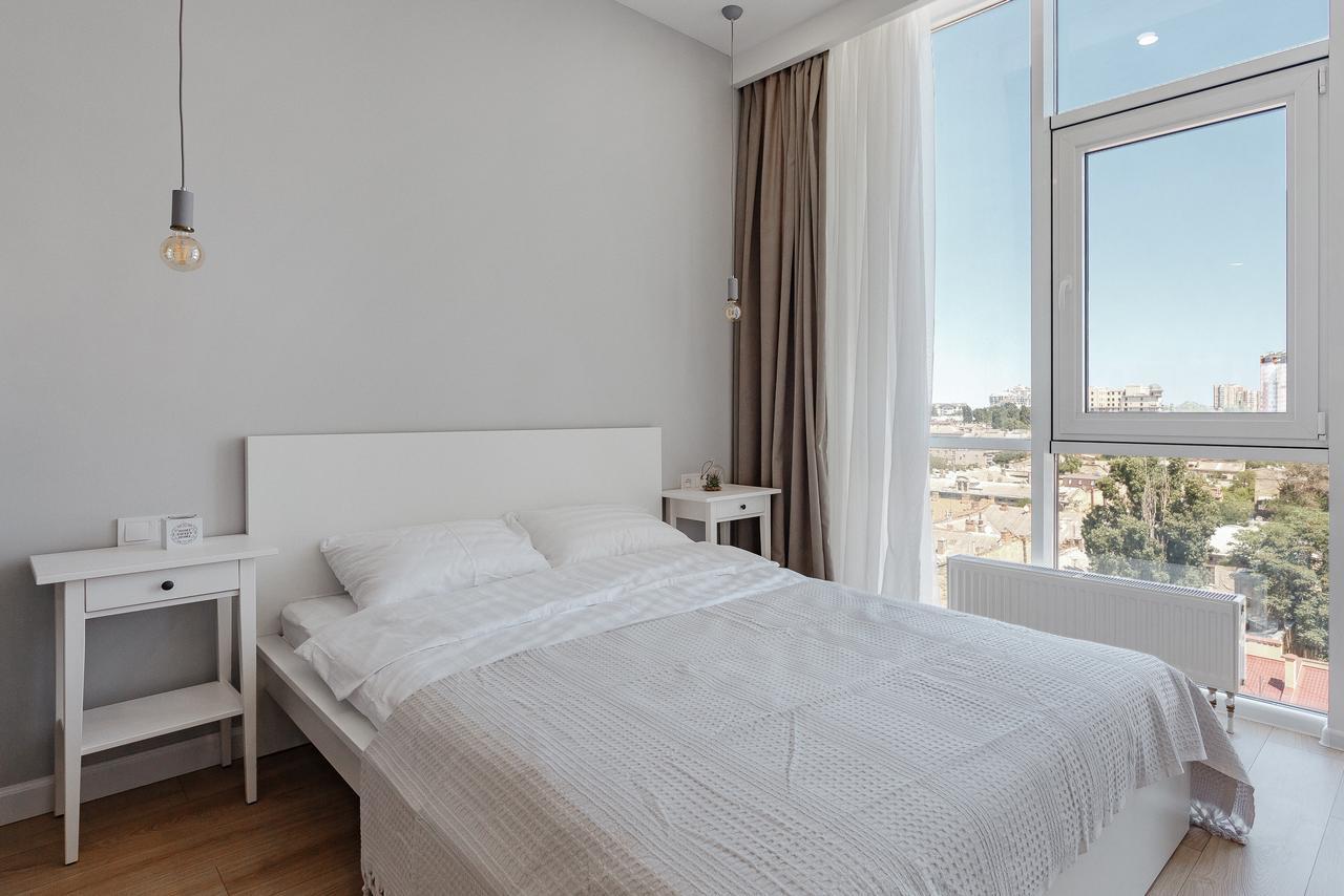 Skycity Apartments Odessa Buitenkant foto
