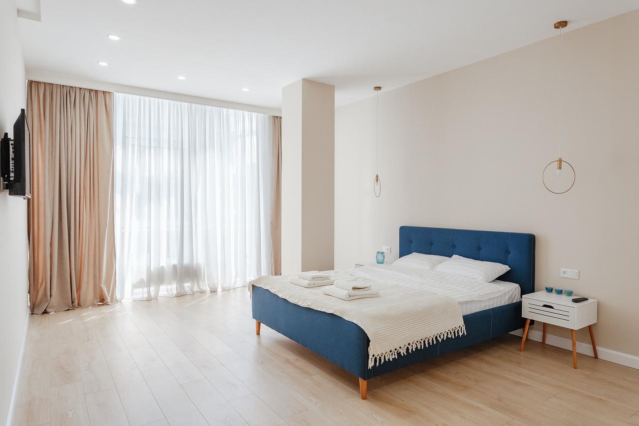 Skycity Apartments Odessa Buitenkant foto